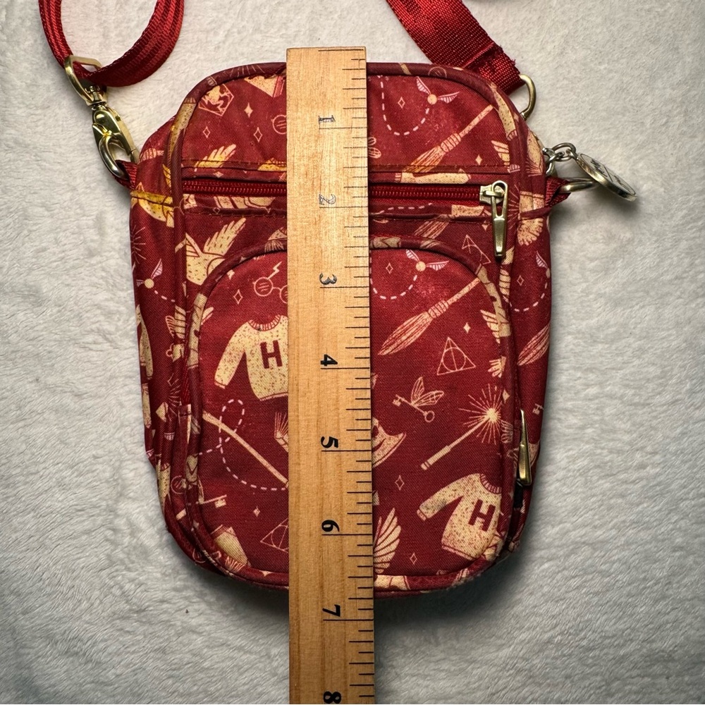 Jujube HOGWARTS ESSENTIALS Mini Helix Harry Potter Crossbody Bag - Picture 6 of 8